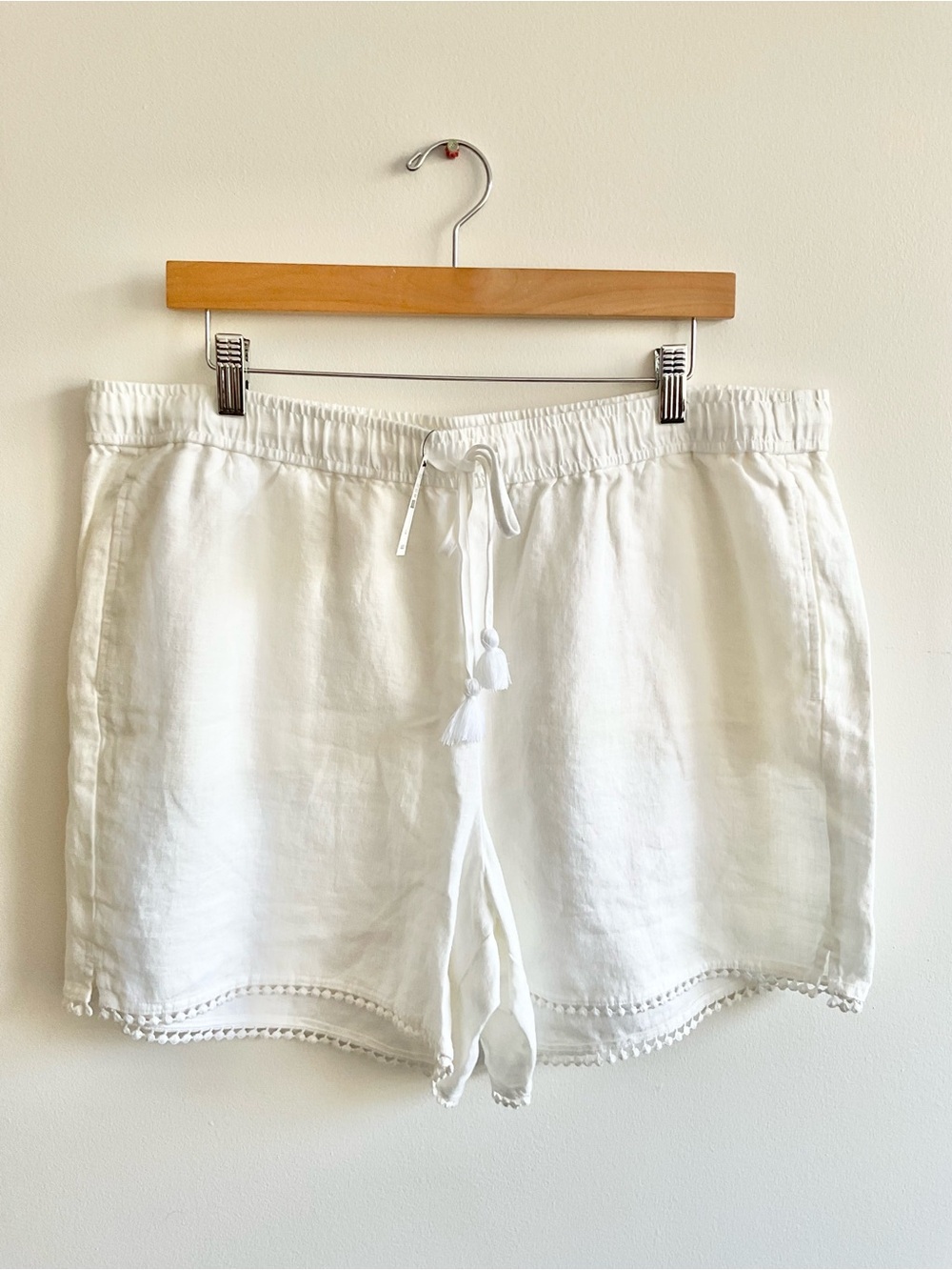 NWT Talbots | White 100% Linen Tassel Trim Pull On Shorts | XL